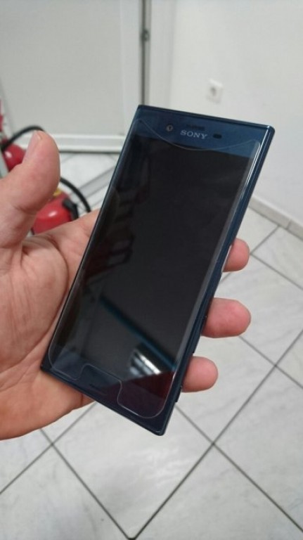 Sony Xperia F8331 3